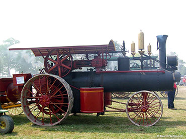 Steam tractor in Wauseon, Ohio National Threshers
