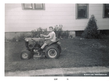 Wheel Horse Lawnmower - 1971