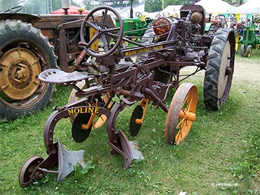 Moline Universal Tractor, Moline, ILL