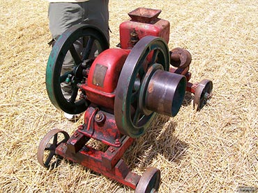 Massey-Harris hit-n-miss engine - Canada