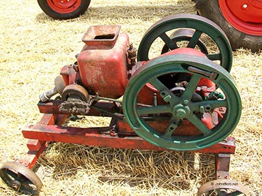 Massey-Harris hit-n-miss engine - 2 HP