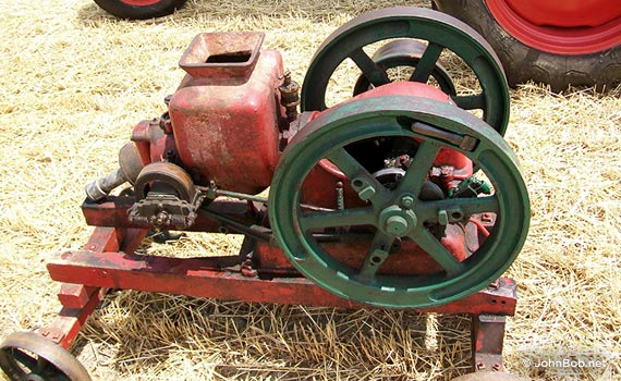small hit n miss engine