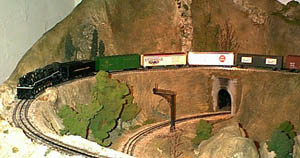 O gauge train layout - C & O steam engine
